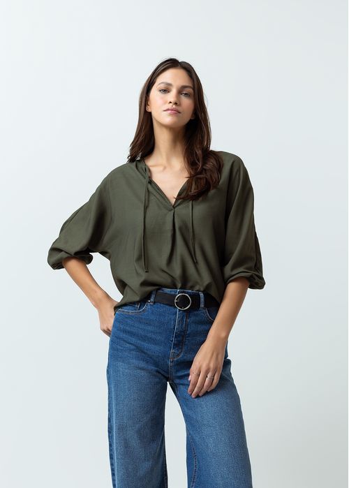 Camisa manga larga con escote en V