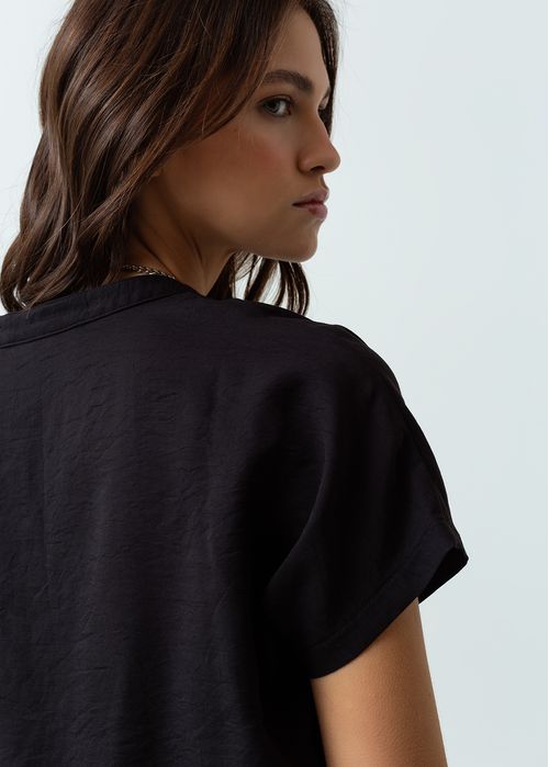 Camisa manga corta de diseño cerrado
