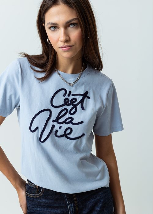 Camiseta manga corta con bordado en frente