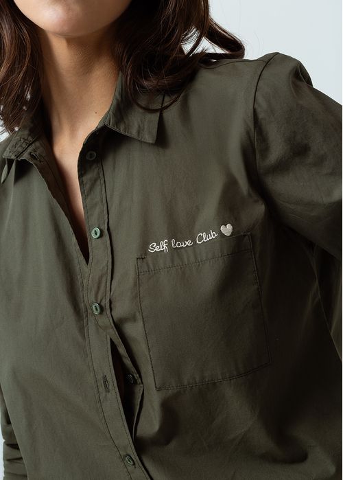 Camisa manga larga con aplique bordado