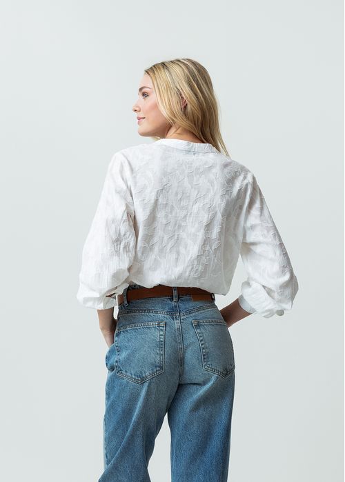 Camisa manga larga con detalles bordados