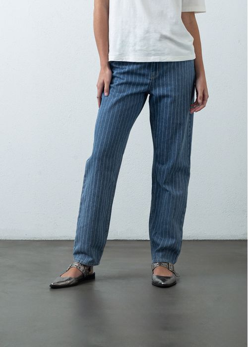 Jean Mom fit tiro alto diseño a rayas