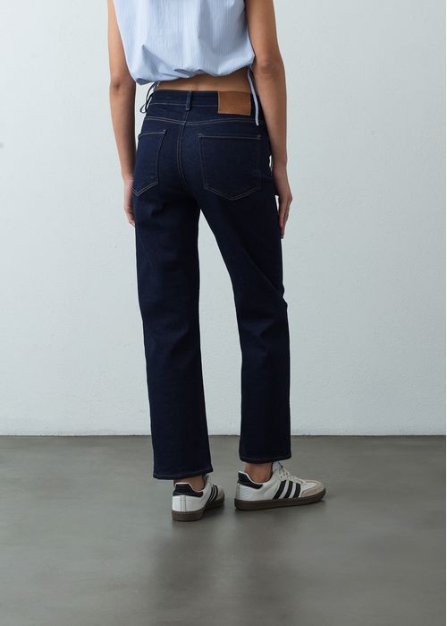 Jean Straight tiro medio bota recta
