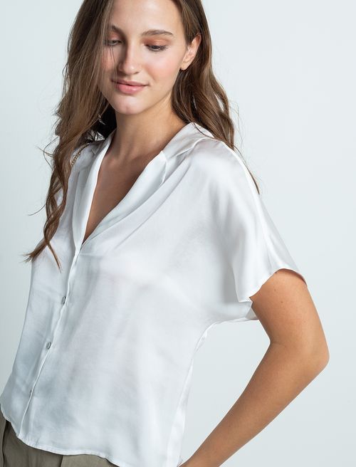 Camisa manga corta tipo satín