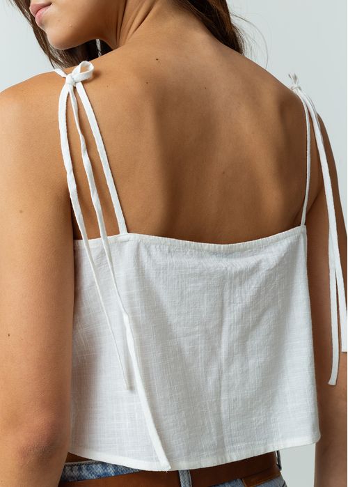 Camisa de tiras con detalles desagujados