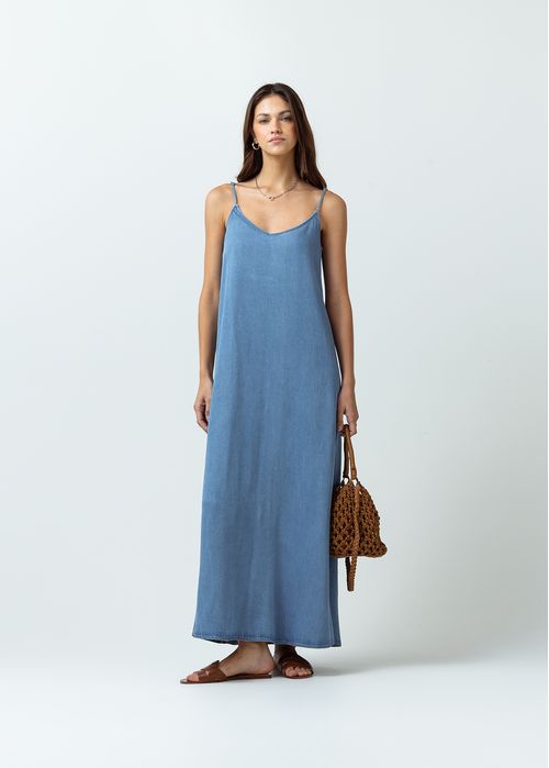 Vestido largo en denim perfecto para planes casuales