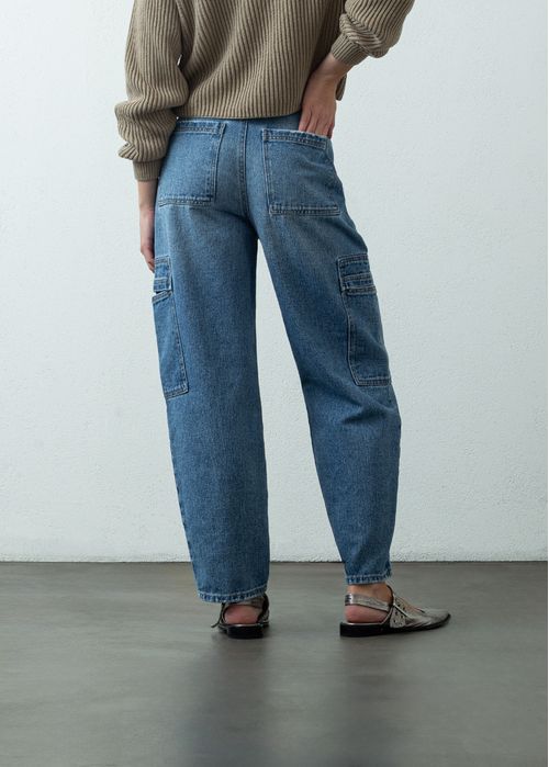 Jean Barrel tiro alto tipo cargo