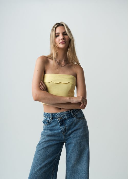 Camisa strapless tipo crop