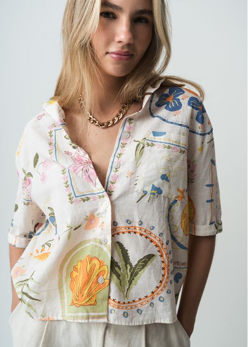 Camisa manga corta con estampado de flores