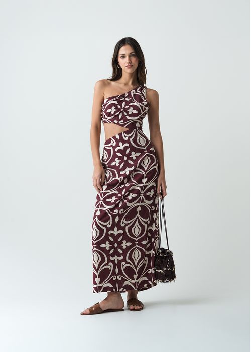 Vestido largo con escote asimétrico