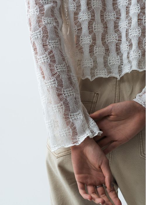 Camiseta manga larga con transparencias