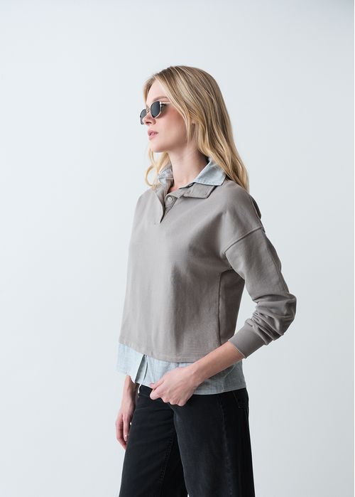 Camiseta manga larga con botones en cuello