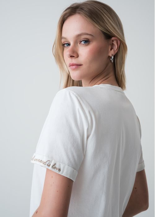 Camiseta manga corta con mini bordado de palmera