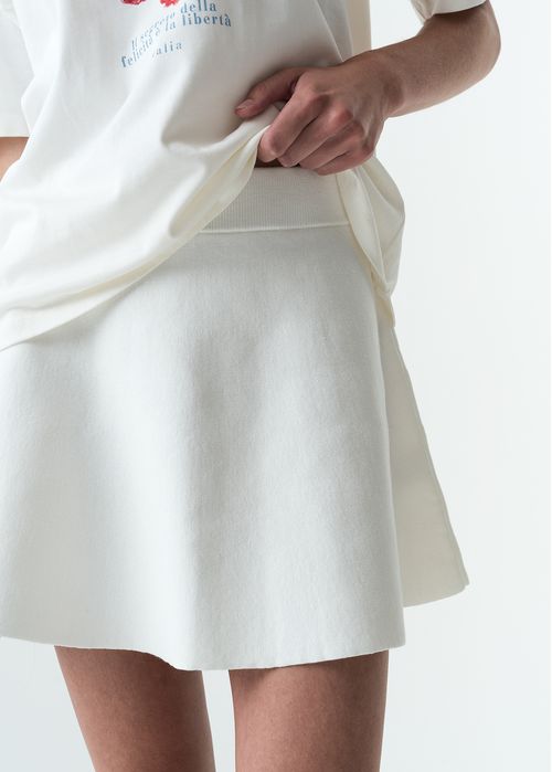 Falda corta tejida