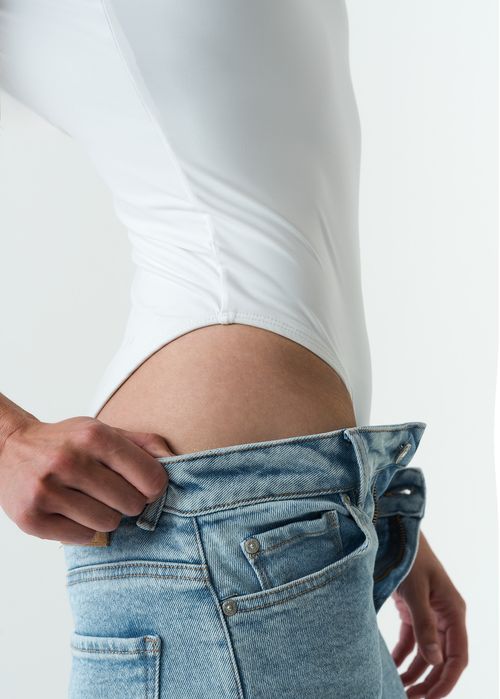 Camiseta manga sisa tipo body