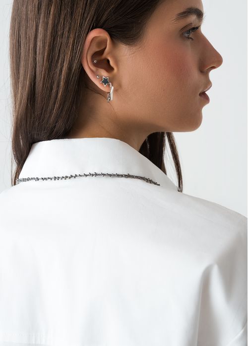 Camisa con bordado brillante