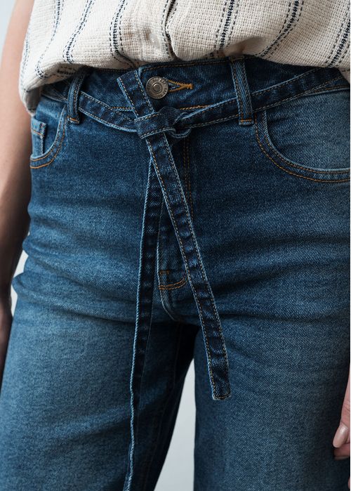 Jean Straight con cinturón