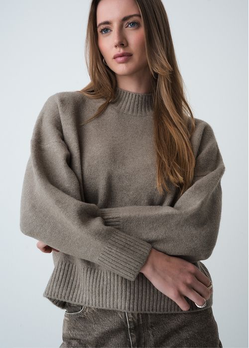 Buzo tejido de cuello alto