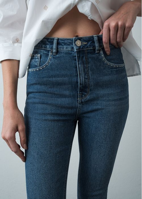 Jean Skinny tiro alto con detalles bordados