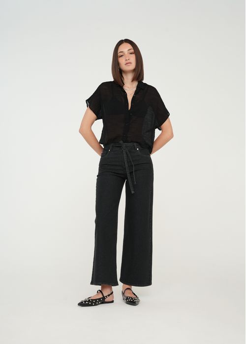 Camisa corta con transparencia