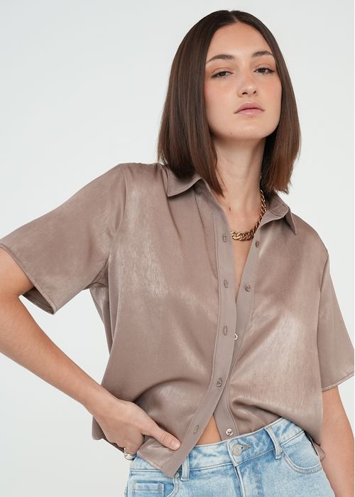 Camisa clásica con textura suave