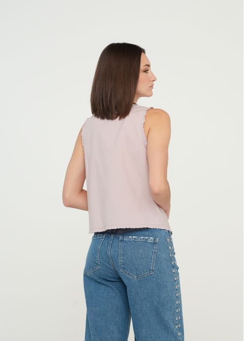 Camisa con escote para anudar