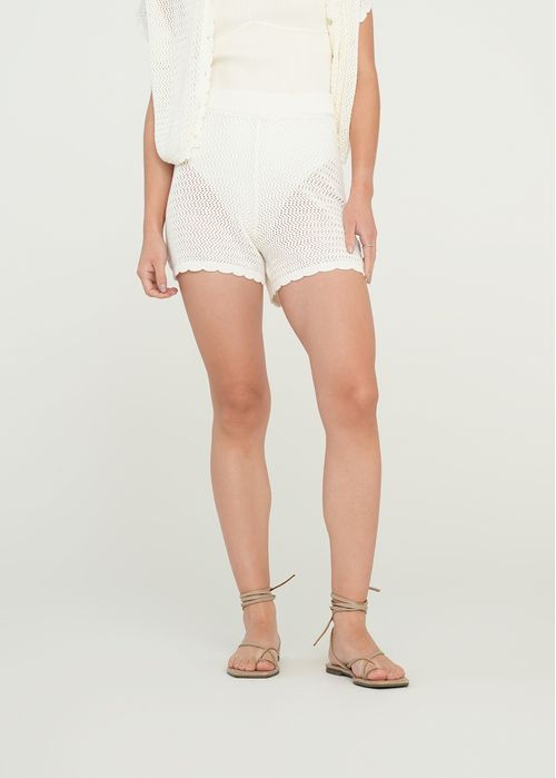 Short tejido con detalles de moras