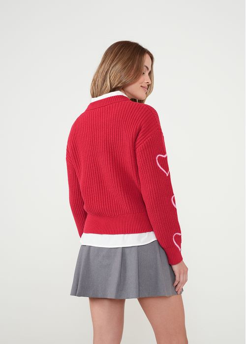 Buzo con corazones bordados