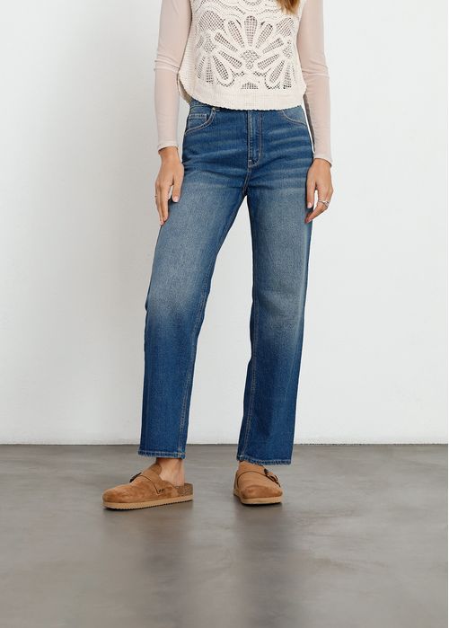 Jean Straight con desvanecido