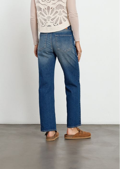 Jean Straight con desvanecido