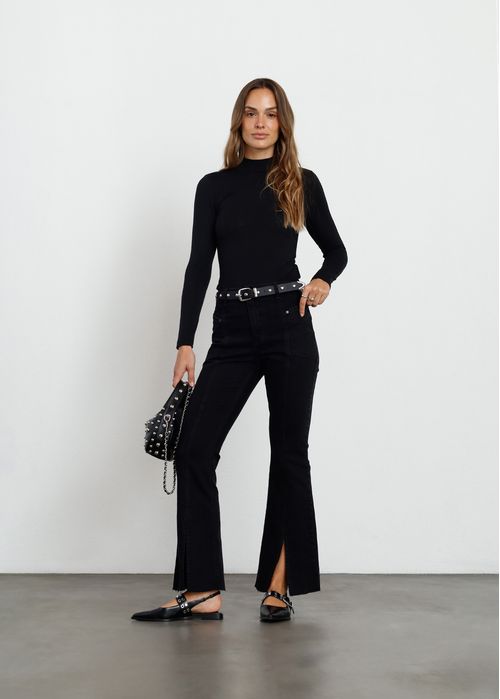 Jean Flare con abertura en bota