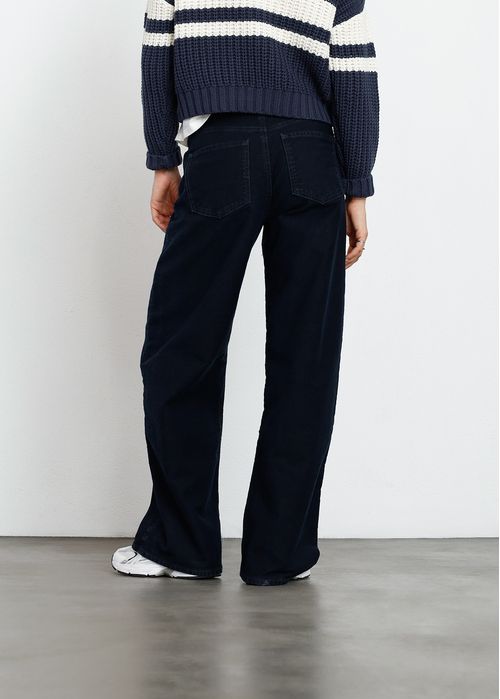 Jean Wide Leg clásico oscuro