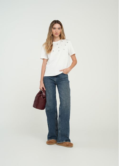 Camiseta básica con corazones