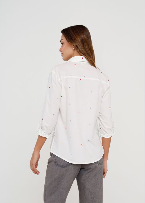 Camisa con mini corazones