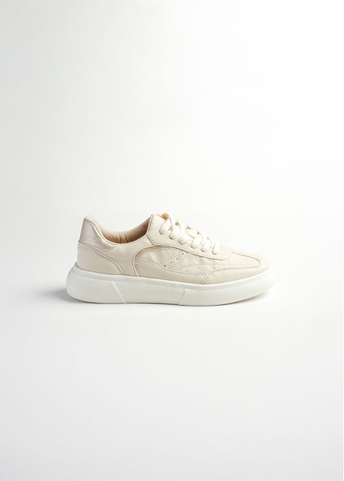 Tenis clásicos claros