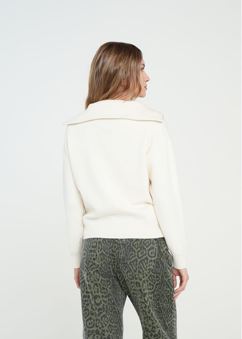 Buzo tejido con cierre