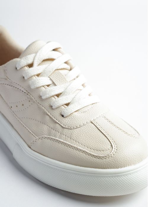 Tenis clásicos claros