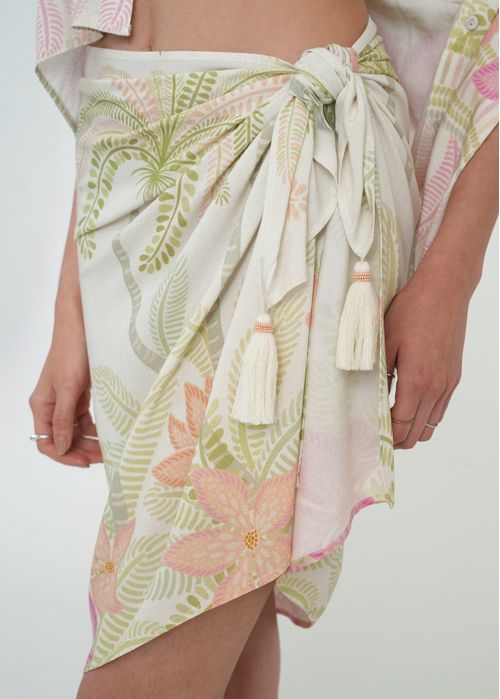 Pareo con estampado silvestre