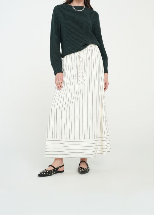 Falda larga con cordón