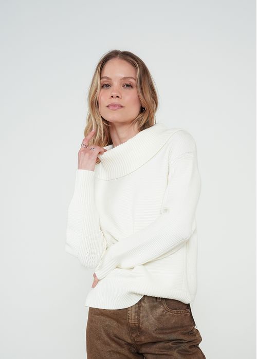 Buzo tejido de cuello alto