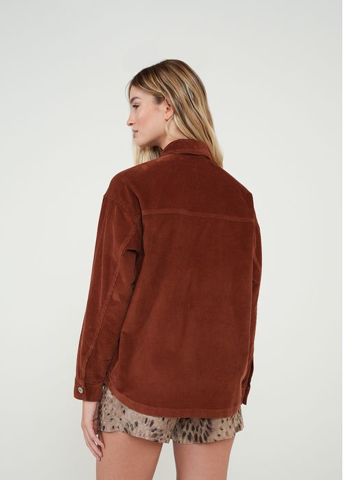 Chaqueta larga con bolsillos
