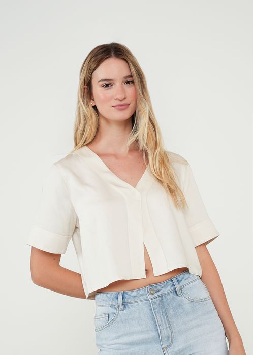 Camisa corta con escote