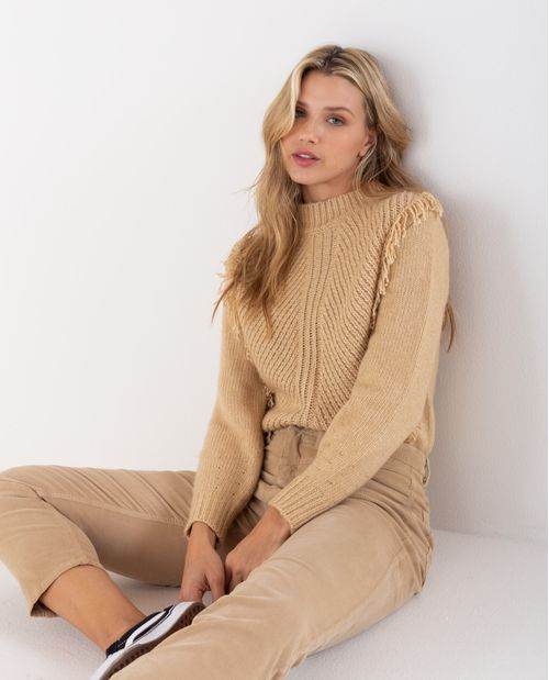 Suéter para mujer beige manga larga con detalle desflecado