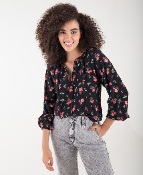 Camisa para mujer negra manga larga con estampado flores y detalles entretejidos