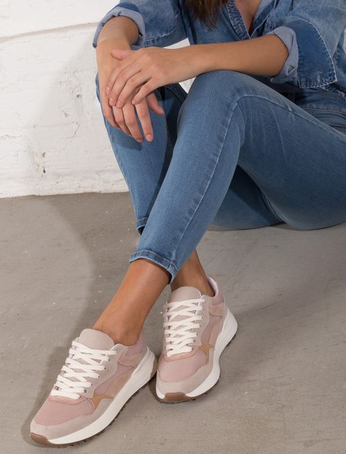 Zapatos de suela blanca en combinación de rosados